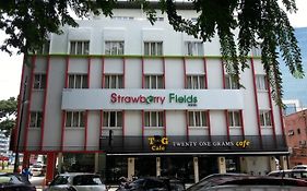 Hotel Strawberry Fields